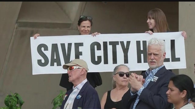 Petition effort targets future of Dallas City Hall