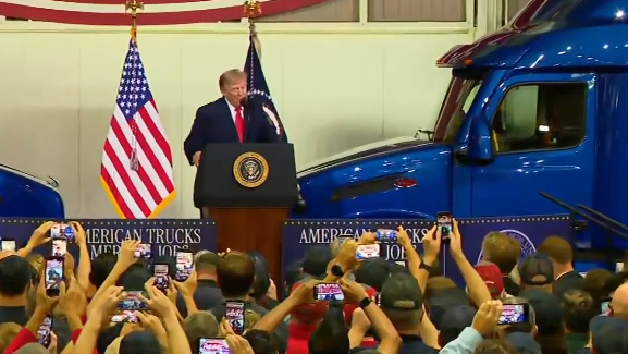 trumpvisit.png 