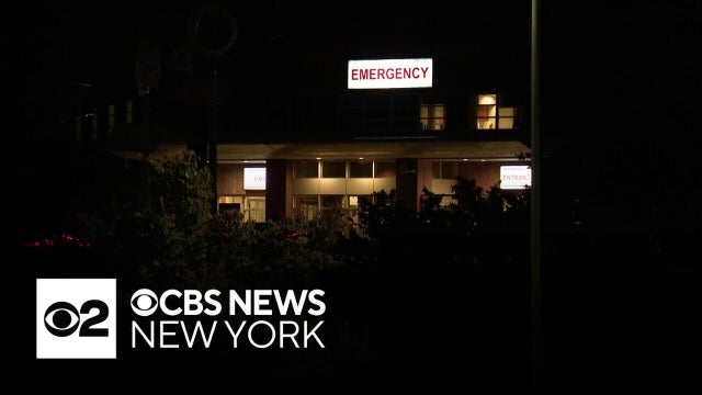 NYPD detective awaiting surgery after Bronx stabbing, family says