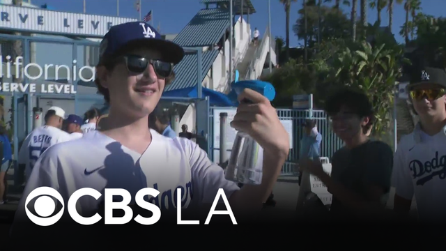 Dodgers fans endure extreme heat for NLDS Game 2