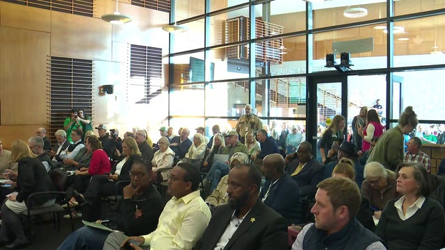 he-edina-packed-meeting.jpg 
