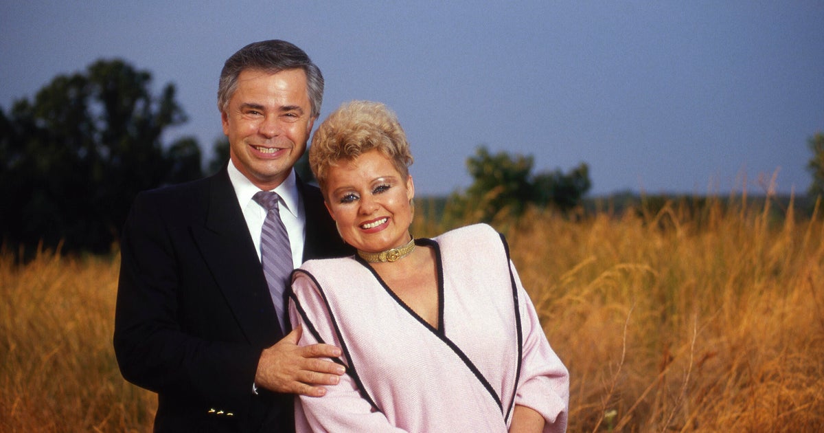 Jim Bakker, televangelist who co-founded "The PTL Club" empire, dies at 86