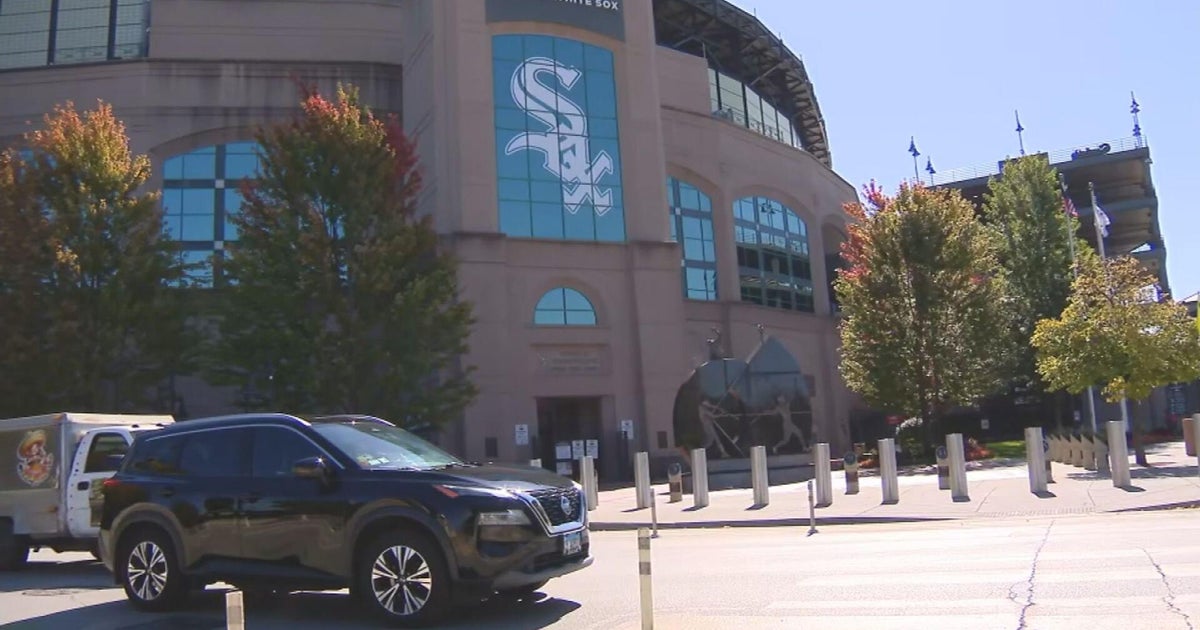 Fans excited for chance to see White Sox clinch ALDS series victory at home