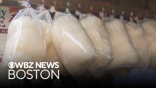 How maple cotton candy is made at the Topsfield Fair