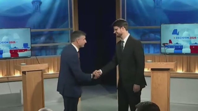 Michigan District 7 candidates Tom Barrett, William Lawrence, debate in Lansing