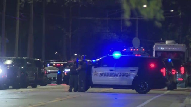 SWAT Team respond to barricaded subject inside Fort Lauderdale home
