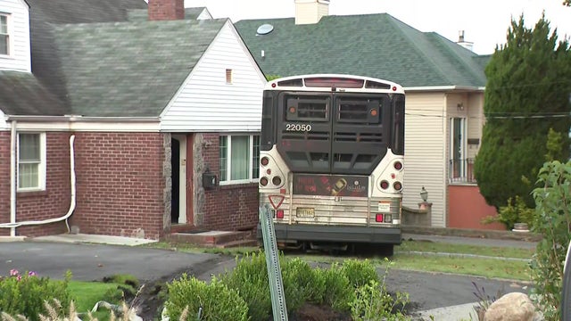 englewood-nj-transit-bus-into-house-hi-res-still-06-57-2207.jpg 