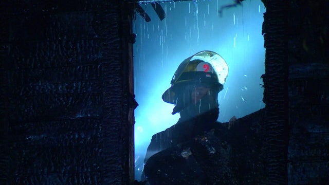 raw-wed-house-fire-minneapolis-10082026-murphy-00-02-4300.jpg 