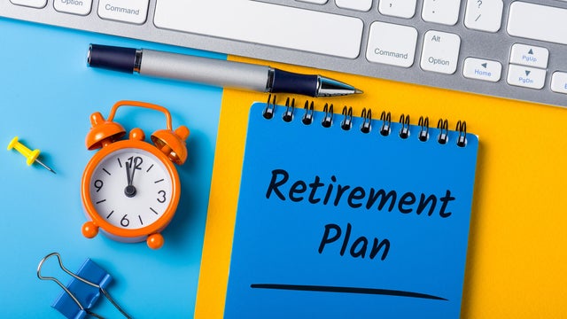 Retirement plan - reminder of the need for savings for a decent, comfortable old age 