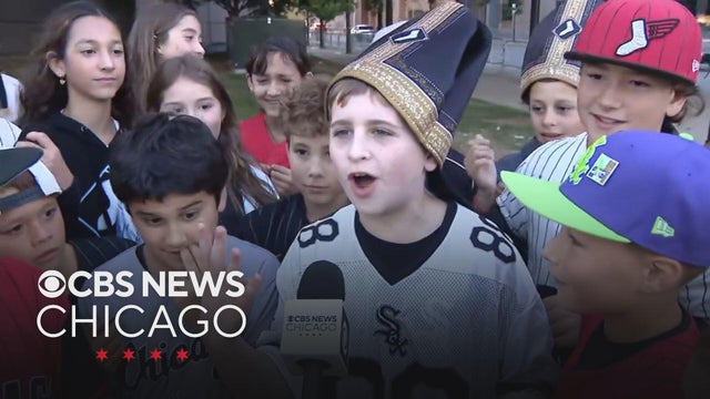 Fans gather at Rate Field, hope White Sox will bounce back in Game 4 of ALDS