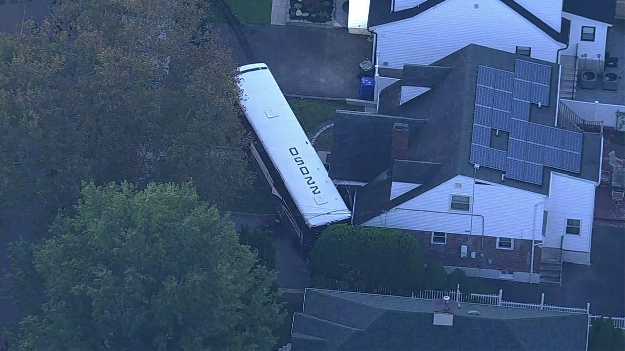 Doorbell video shows NJ Transit bus crashing into Englewood home, 2 ...