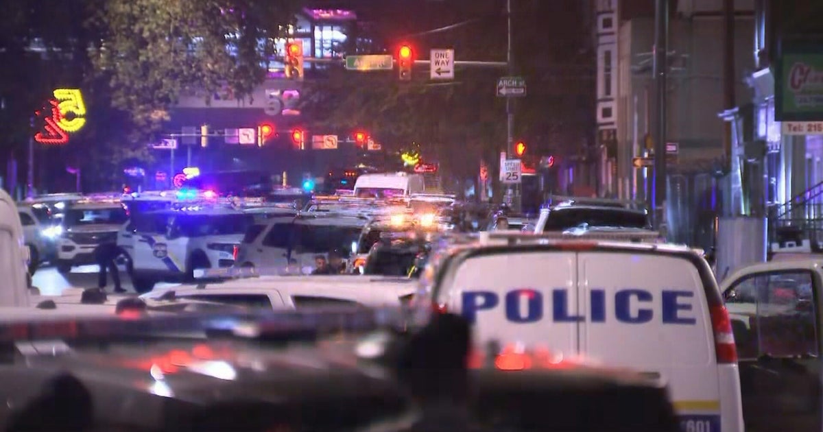 Gunman shoots 2 police officers in West Philadelphia