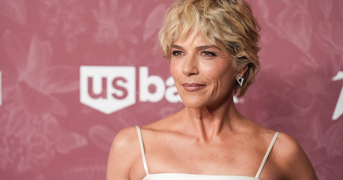 Selma Blair arrested after allegedly biting flight attendant