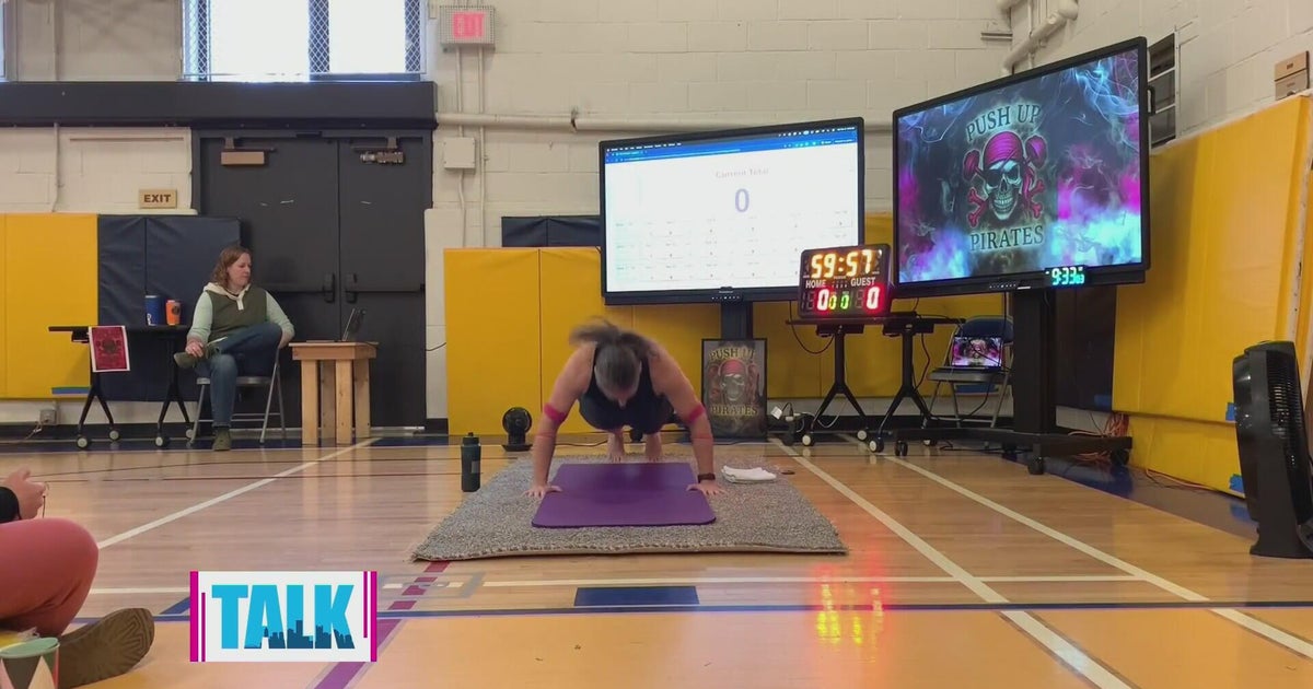 Pittsburgh teacher breaks Guinness World Record for pushups in an hour ...