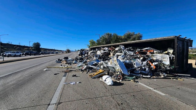 santa-fe-rolled-semi-1-englewood-pd-on-fb.jpg 