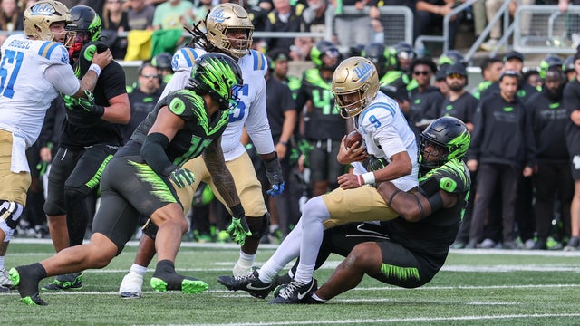 UCLA v Oregon 