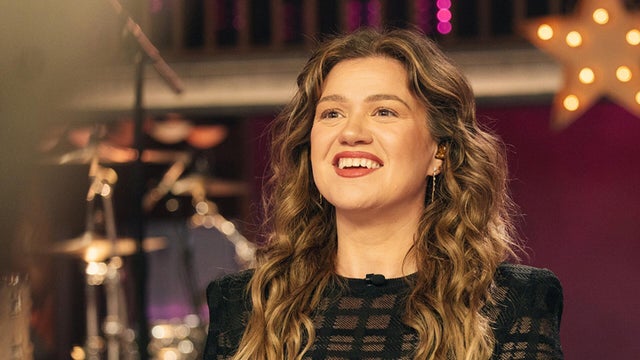 Kelly Clarkson feud with store goes viral
