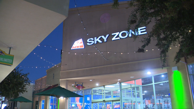 sky-zone-trampoline-park-thousand-oaks.png 