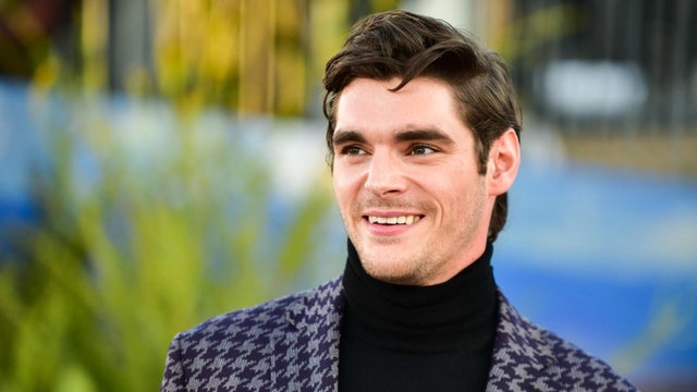 Tributes pour in for RJ Mitte
