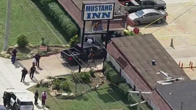 Suspect at Dallas motel fatally shoots self during police encounter, officers say