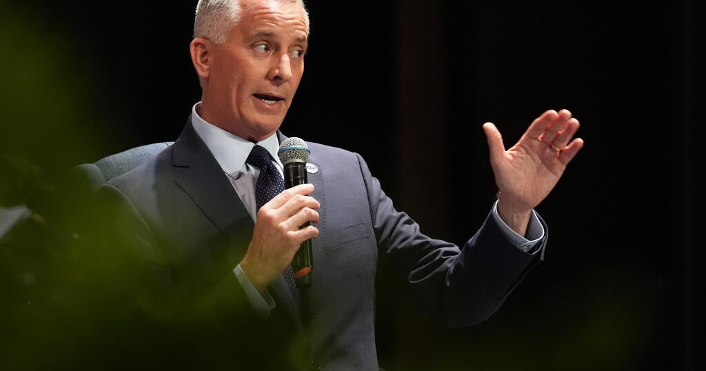 As Jolly runs for Florida gov., he confronts prior ties to alleged fraudster