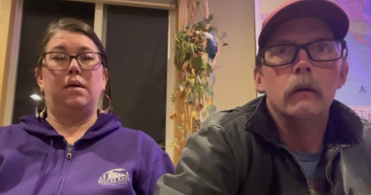 Dad describes waiting for news after fatal Oregon school shooting; expert explains motive probe