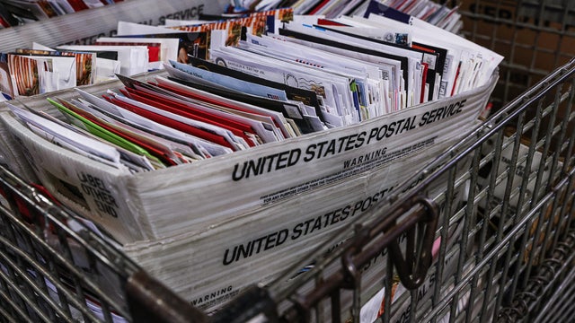 mail-letters-packages-holiday-shipping-post-office-us-postal-service-generic-12.17.19.png 