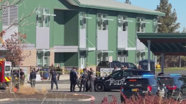 3 children, 1 teacher killed in Oregon elementary school shooting; teen suspect killed by bystander