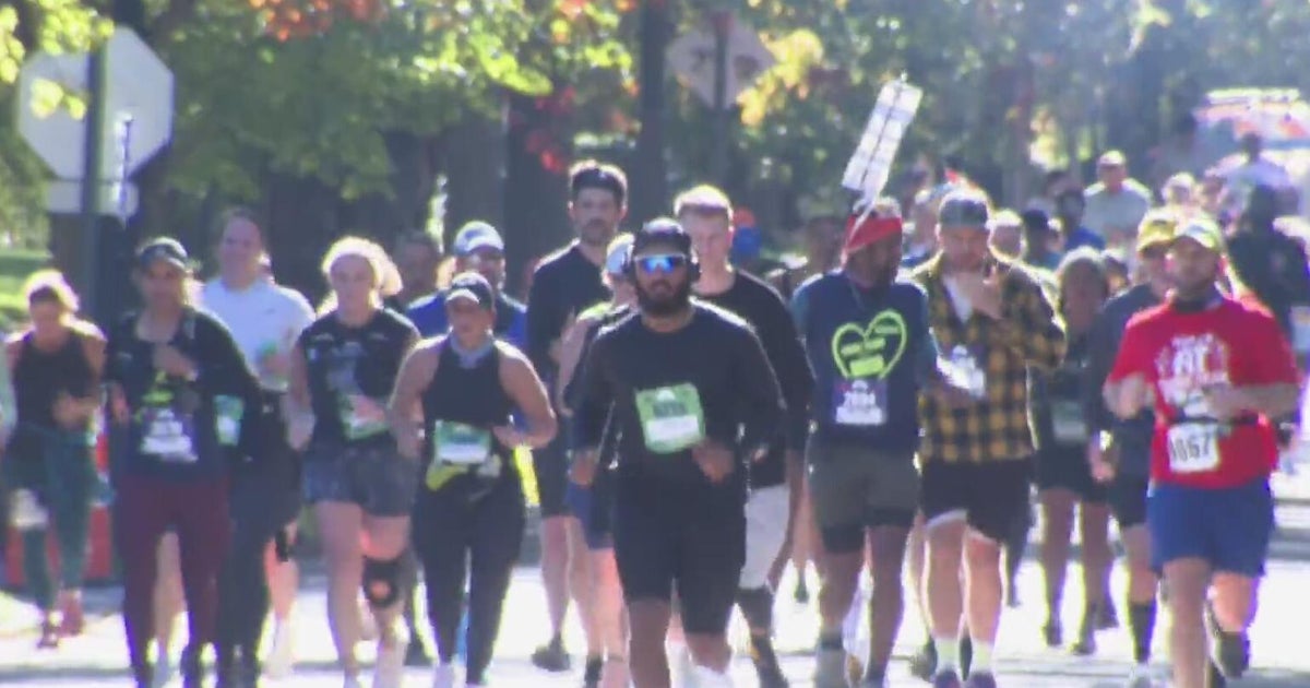 Ferndale runner captures third consecutive Detroit Free Press Marathon ...