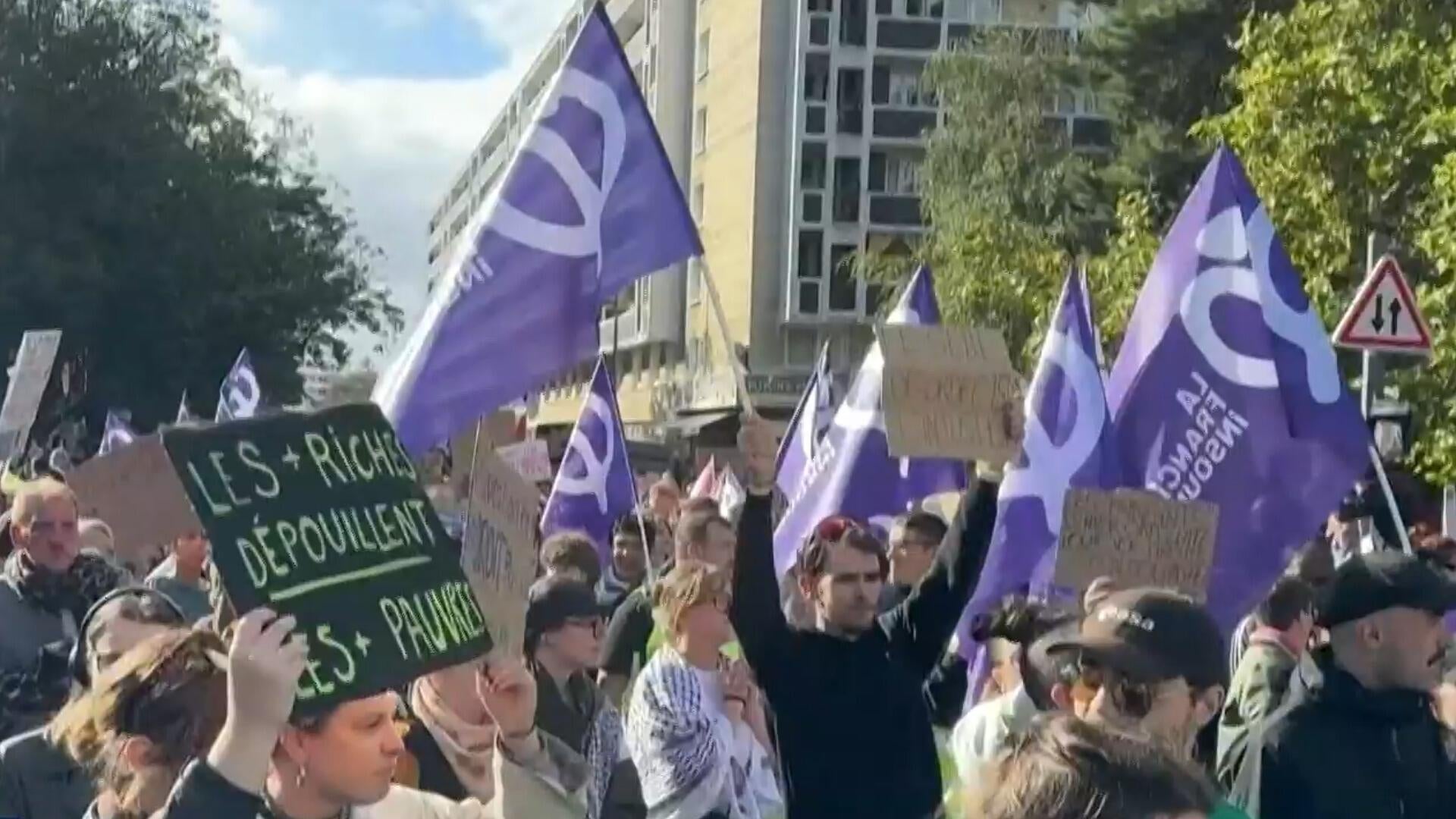 Anti-government protests explode in France