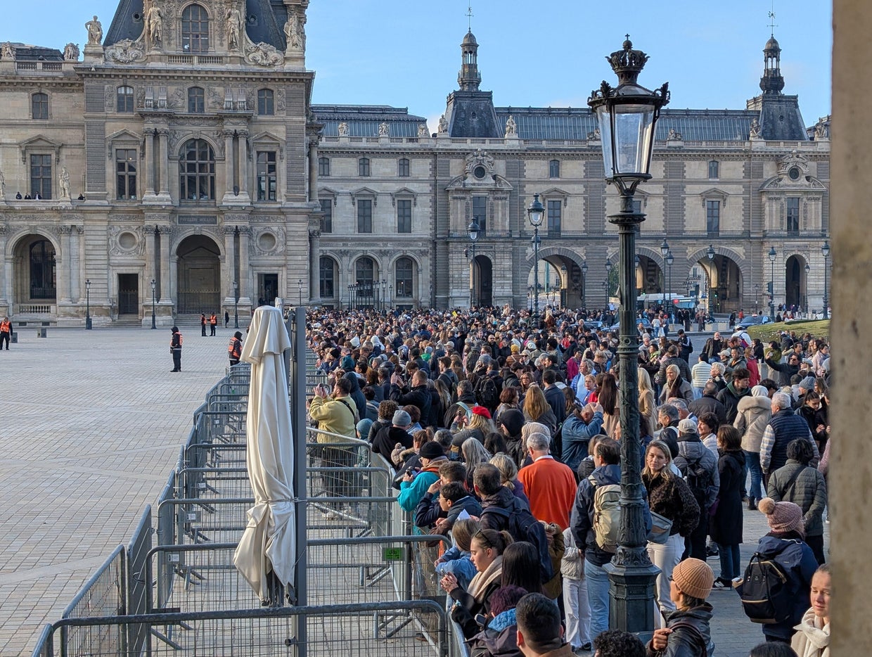 Protesters block Louvre entrances in support of nationwide student movement in Paris