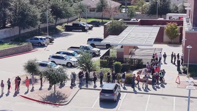 North Texans line up for early voting