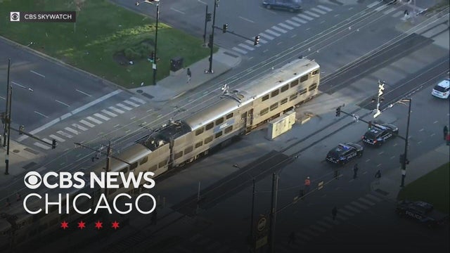 Metra Electric train strikes pedestrian on South Side