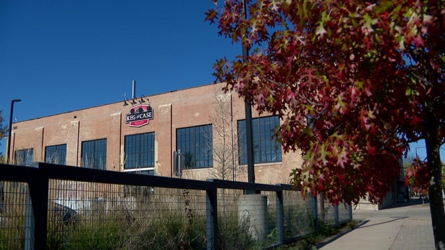 6p-pkg-keg-and-case-gym-lounge-wccobi63.jpg 