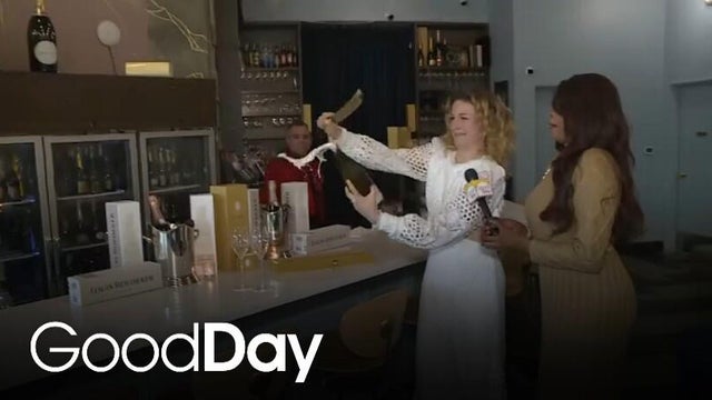 Fizz Champagne & Bubbles Bar Celebrates 8 Years at DOCO!