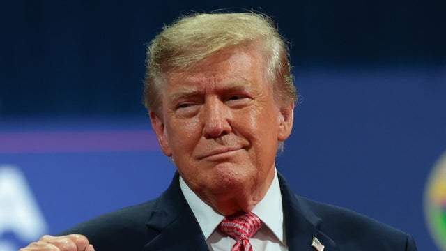 Trump criss-crosses U.S. for GOP candidates