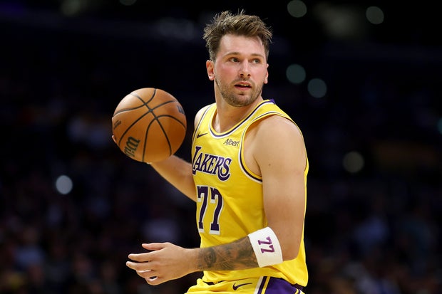 Sacramento Kings v Los Angeles Lakers