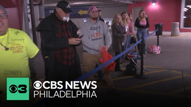 "Survivor" hopefuls line up hours before auditions for hit show begin in Philly