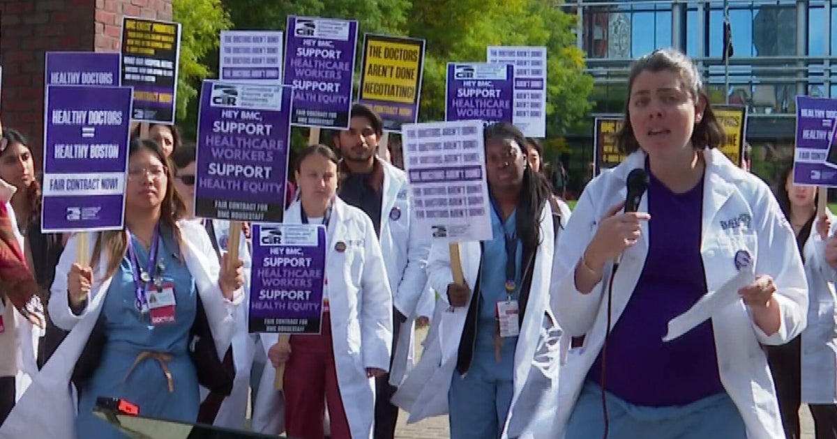 Doctors protest for better wages, retirement benefits at Boston Medical Center