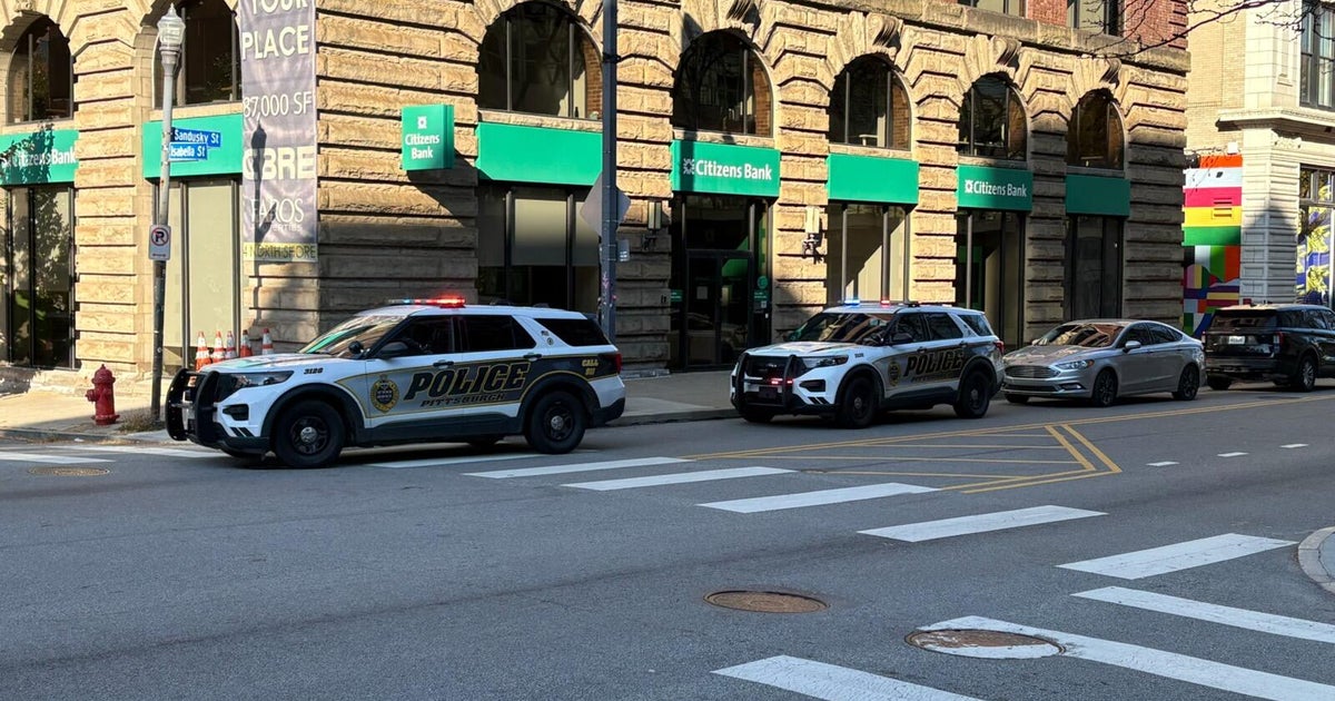 Pittsburgh police investigating bank robbery on the North Side