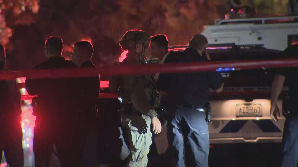 Suspect dead after reportedly shooting himself following shootout with ...