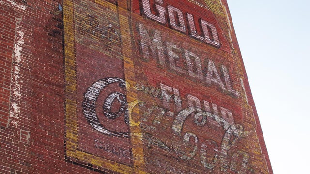ghost-signs-gold-medal-coca-cola-concord-nh-ron-ladouceur-1280.jpg 