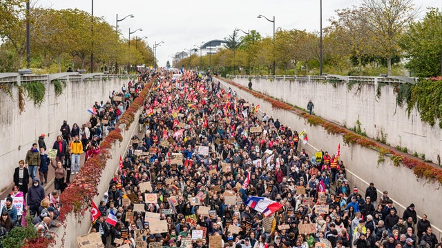 Shops on the Champs-Elysees barricaded ahead of planned protests 