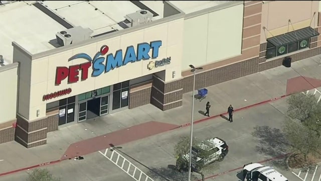 Woman gets 30 years for fatal Dallas PetSmart shooting over thank-you