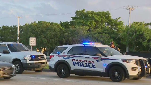 Deadly motorcycle crash shuts down lanes in Plantation