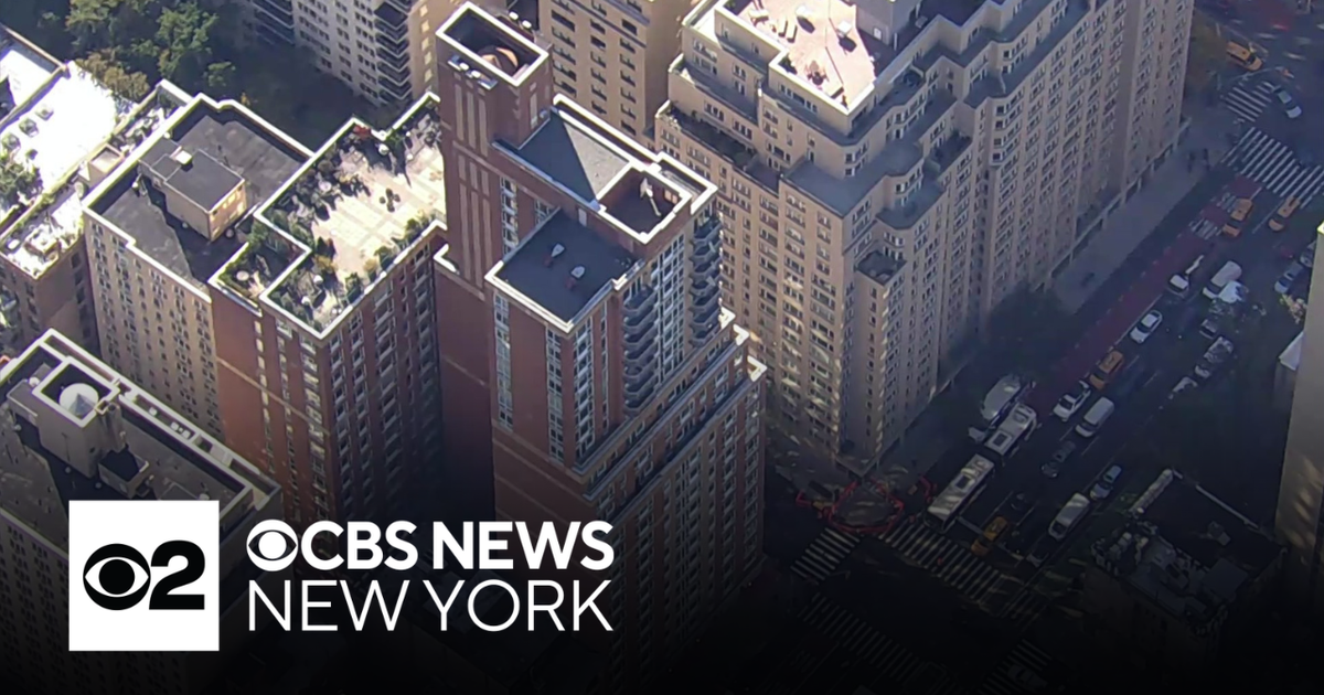 Firefighter hospitalized during Upper East Side blaze, FDNY says - CBS ...