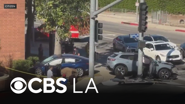 Northridge multi-car crash leaves 2 critically injured