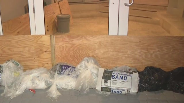 South Florida king tides have businesses preparing for more flooding Monday