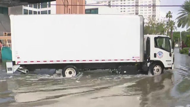 Flooding takes place in Fort Lauderdale neighborhoods as king tides peak Tuesday