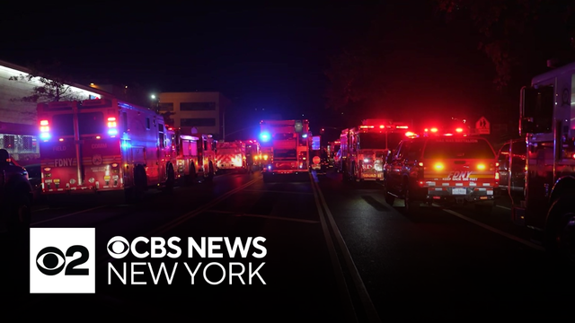 Teen dies, 4 injured during Bronx apartment fire, FDNY says